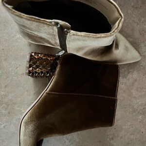 ANTONIO MELANI Luxe Velvet Heeled Boots in Tan